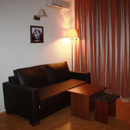מלון Hotel Central