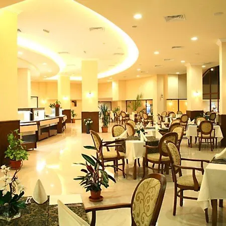 מלון Hotel Central 4*