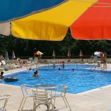 מלון Hotel Central