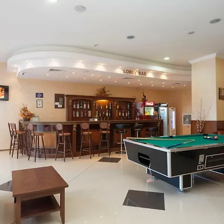 מלון Hotel Central 4*